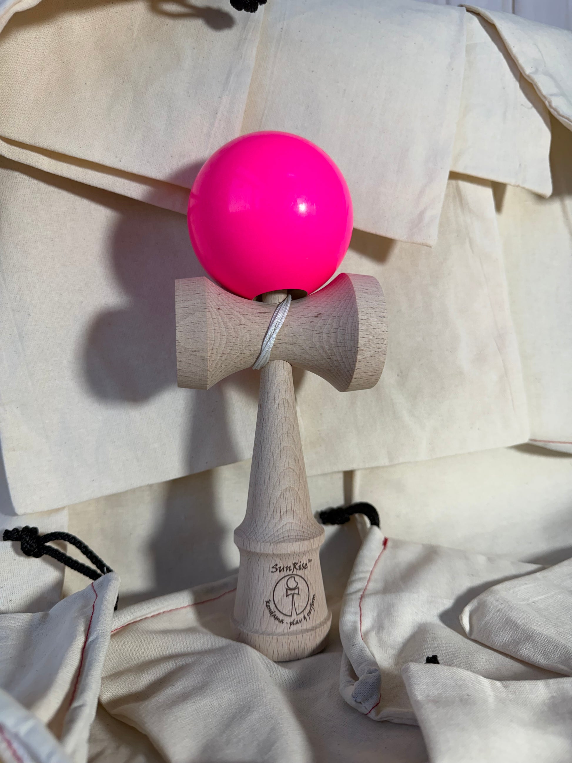 SUNRISE XL KENDAMA - UV PINK - FULL SETUP