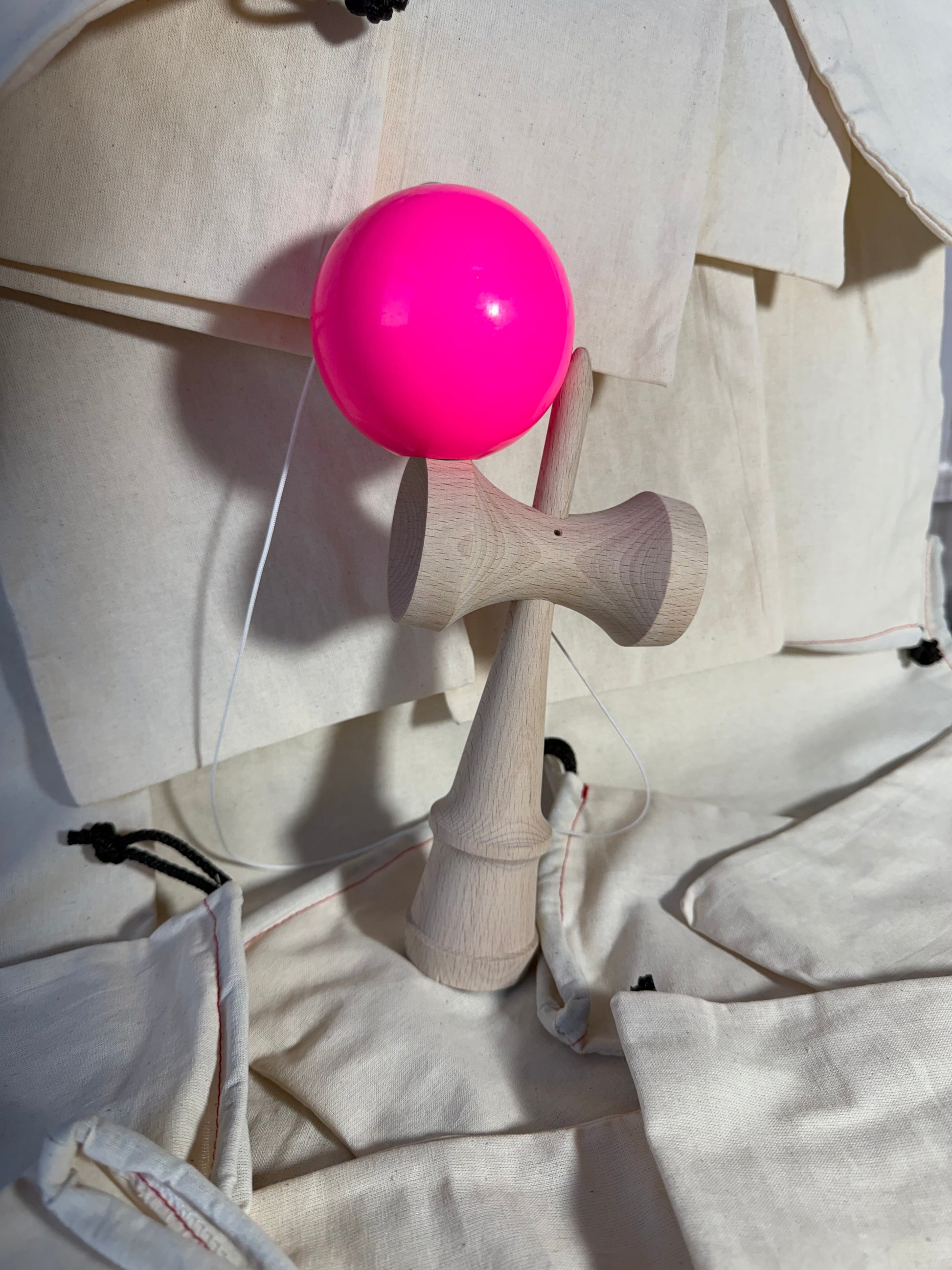 SUNRISE XL KENDAMA - UV PINK - FULL SETUP