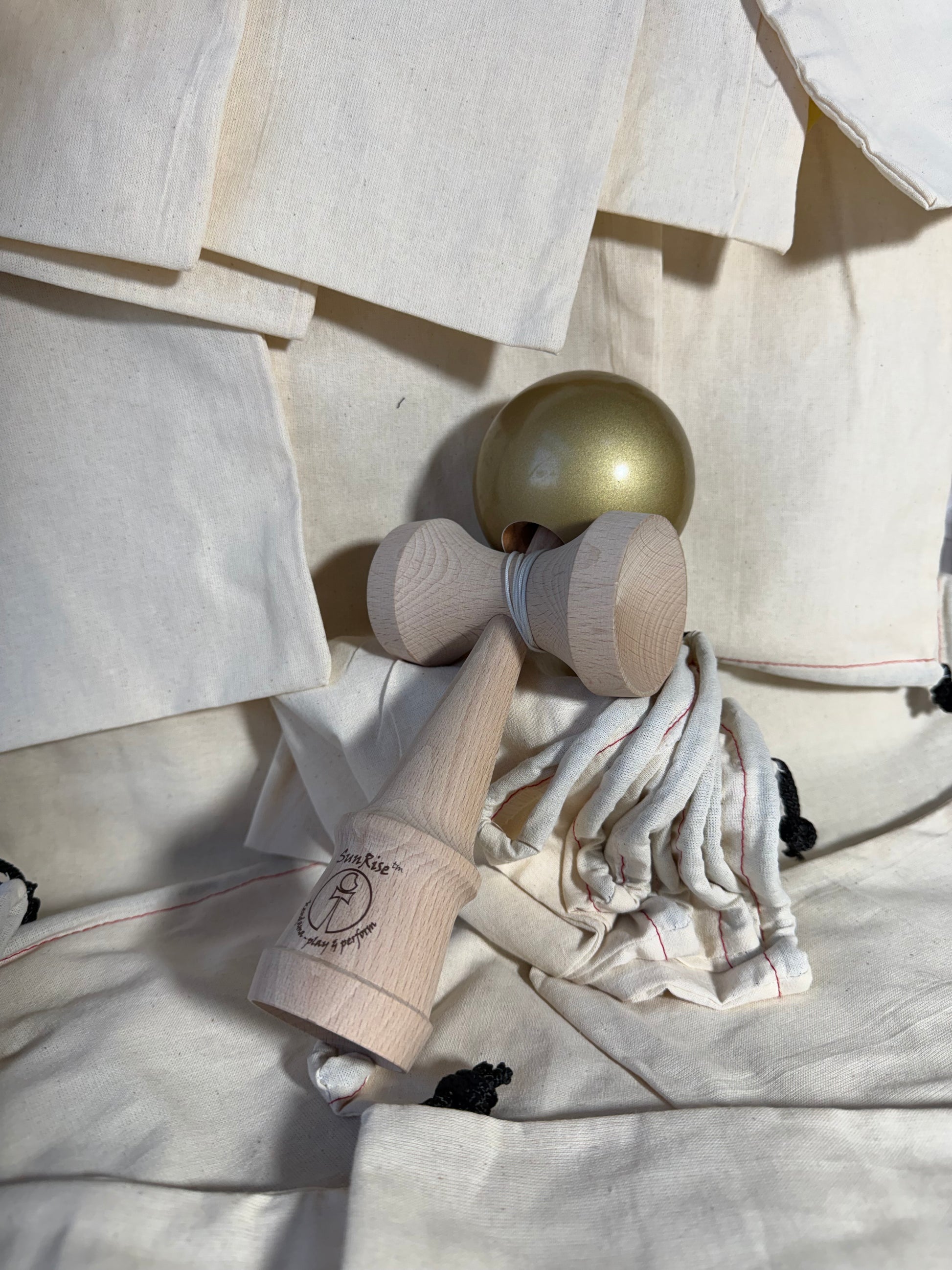 SUNRISE XL KENDAMA - GOLD - FULL SETUP