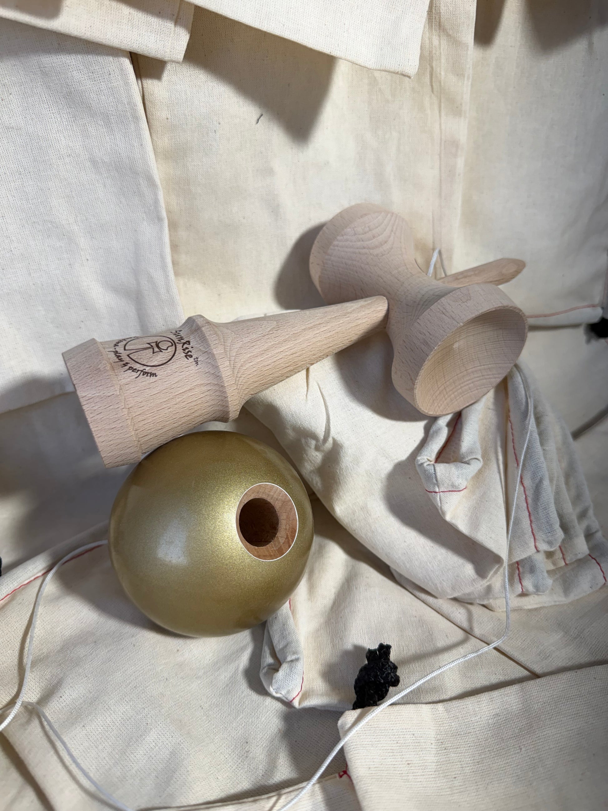 SUNRISE XL KENDAMA - GOLD - FULL SETUP