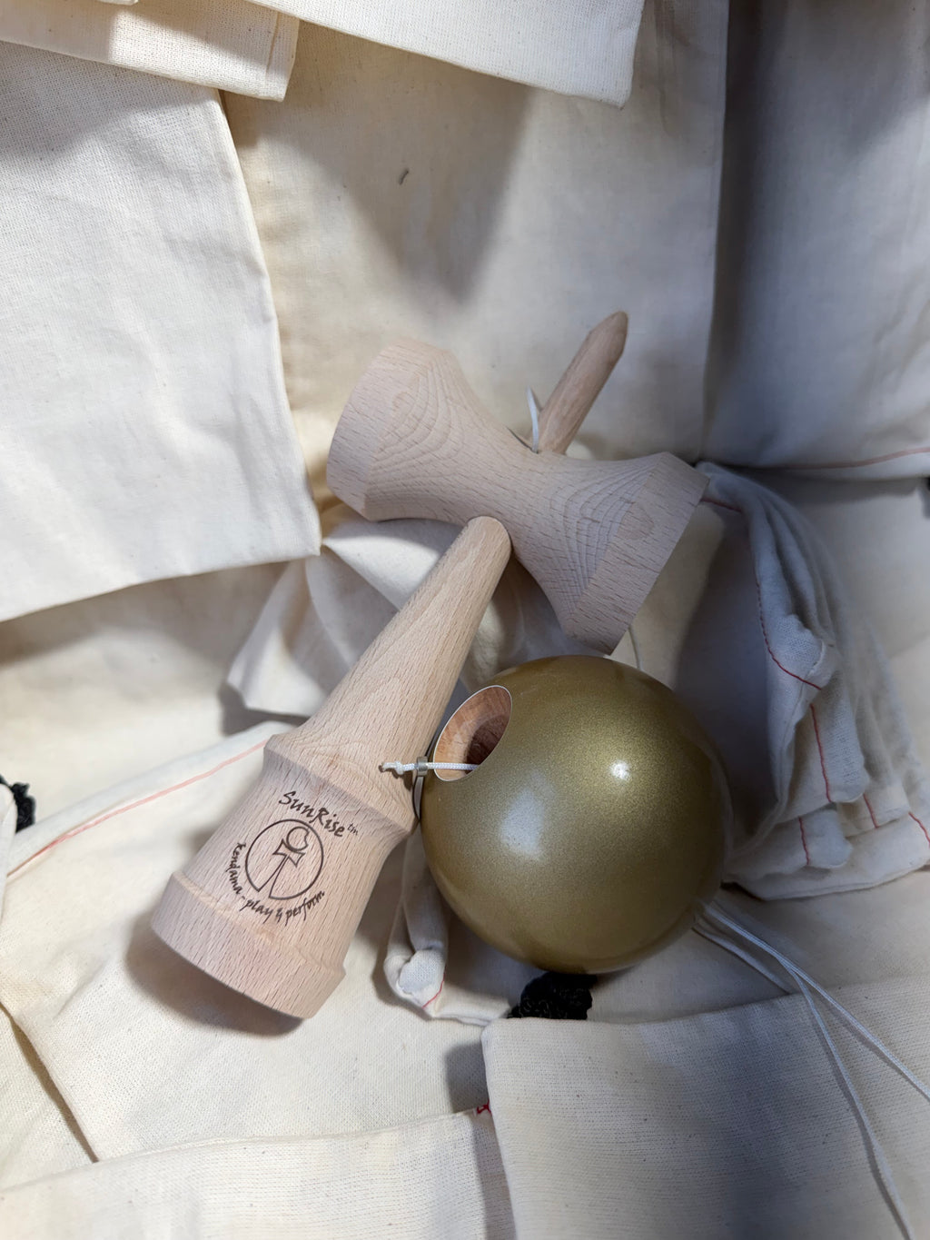 SUNRISE XL KENDAMA - GOLD - FULL SETUP
