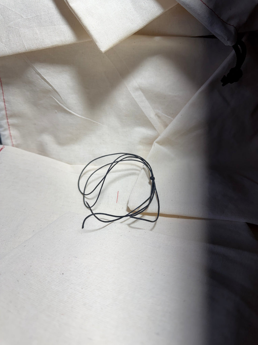 string - black